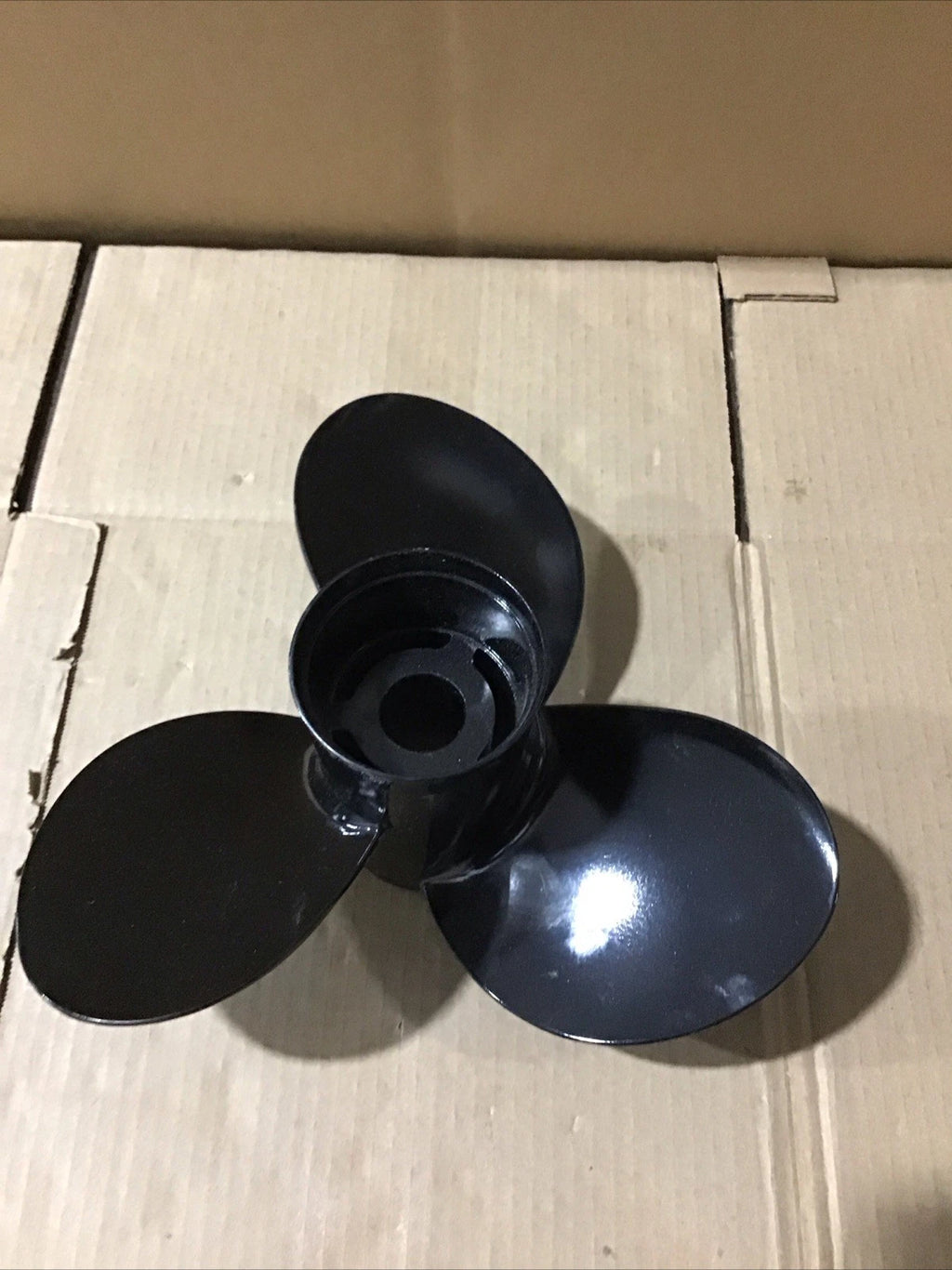 Turning Point Hustler 3 Blade Propeller 12.5x8P 2131-0810 for Boats (Used)