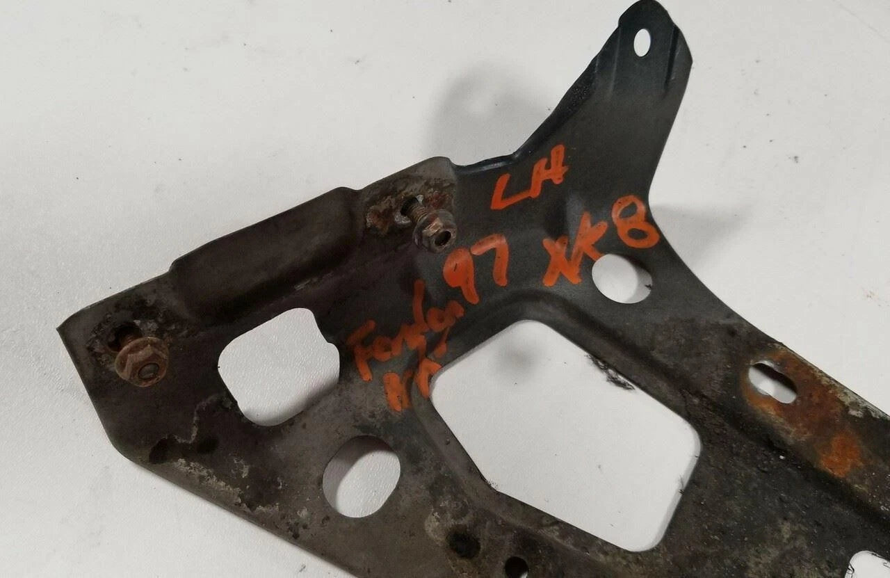 Fender Extension Bracket Left for Jaguar XK8 XKR (1997–2006) FJE1843AB