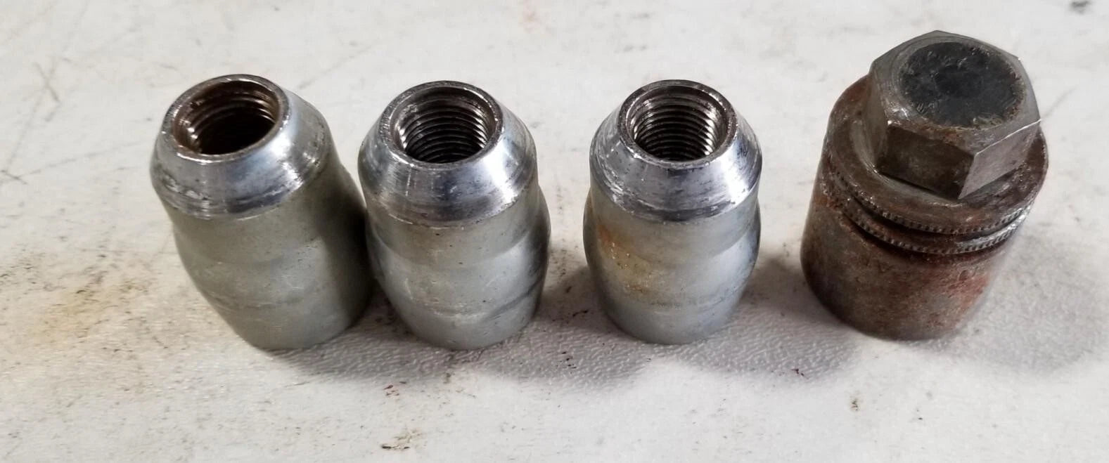 Wheel Lock Nut Kit for Lincoln Mark VII (1984–1992) OEM 3 Locks