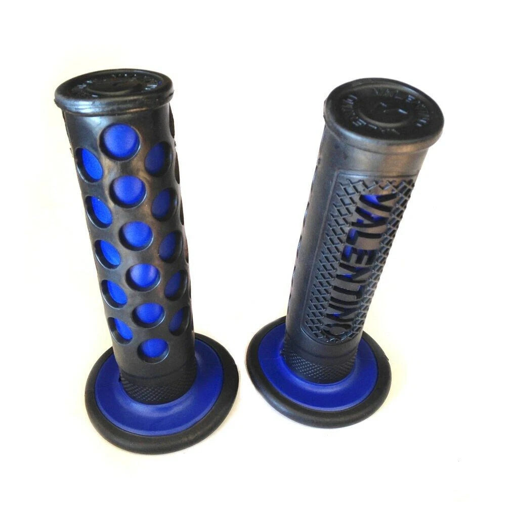 Valentino Engraved Blue Grips for Yamaha FZR YZF 600 (1990–1999)