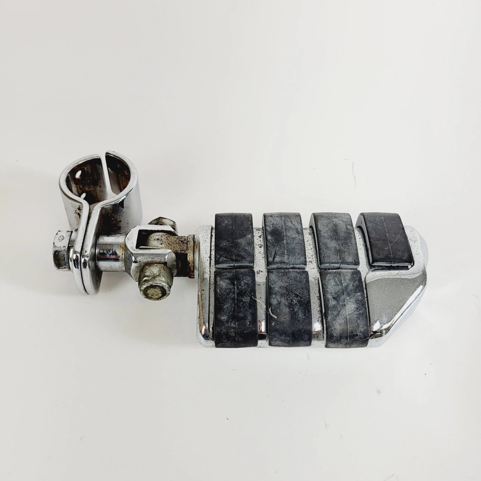 1 1/4" Chrome Engine Guard Mount Clamp for Harley (Fits )
