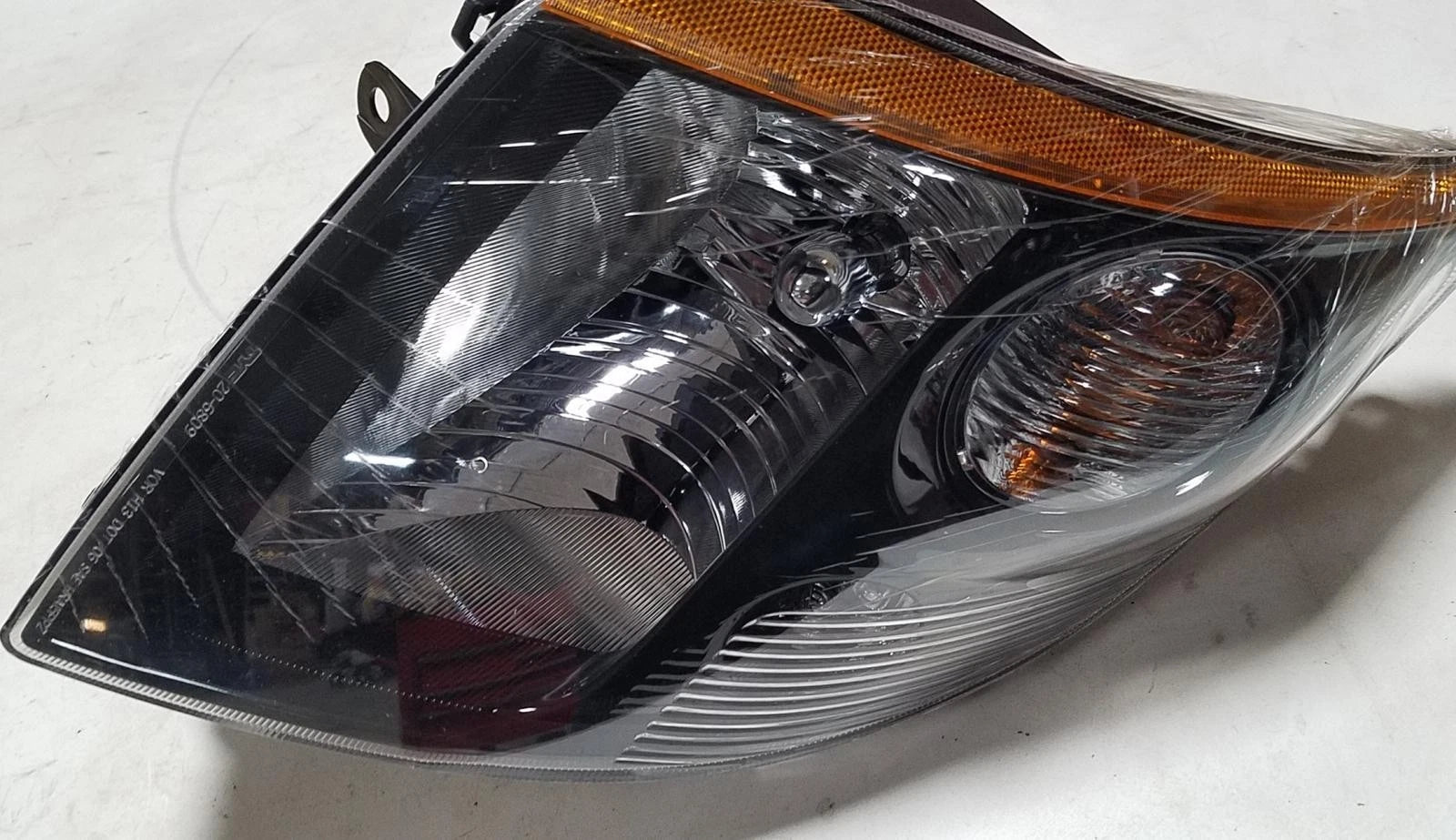 Headlight Assembly for TYC 20-6809-90 (Right Passenger Side)