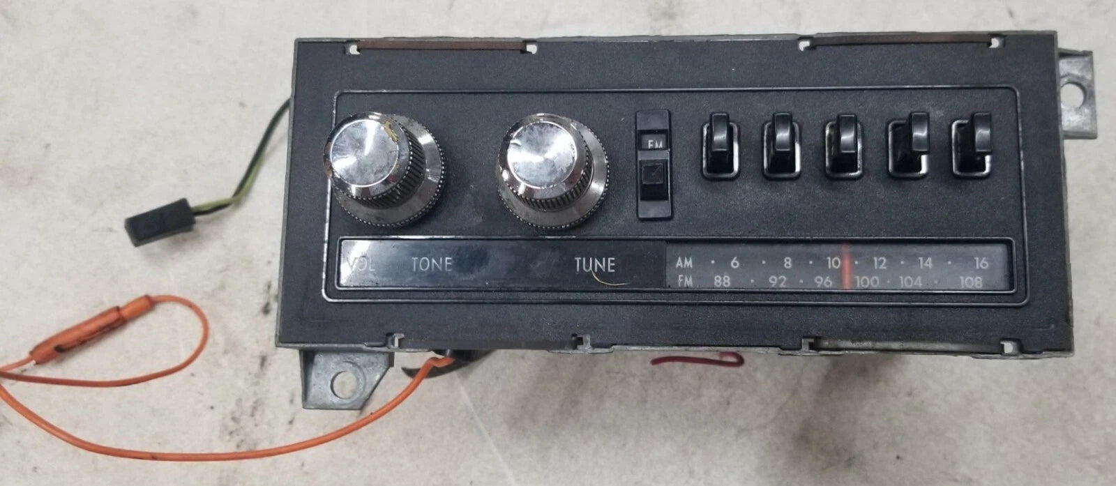 Chrysler Motorola Mark III AM FM Car Radio OEM for Chrysler (1970–1974)