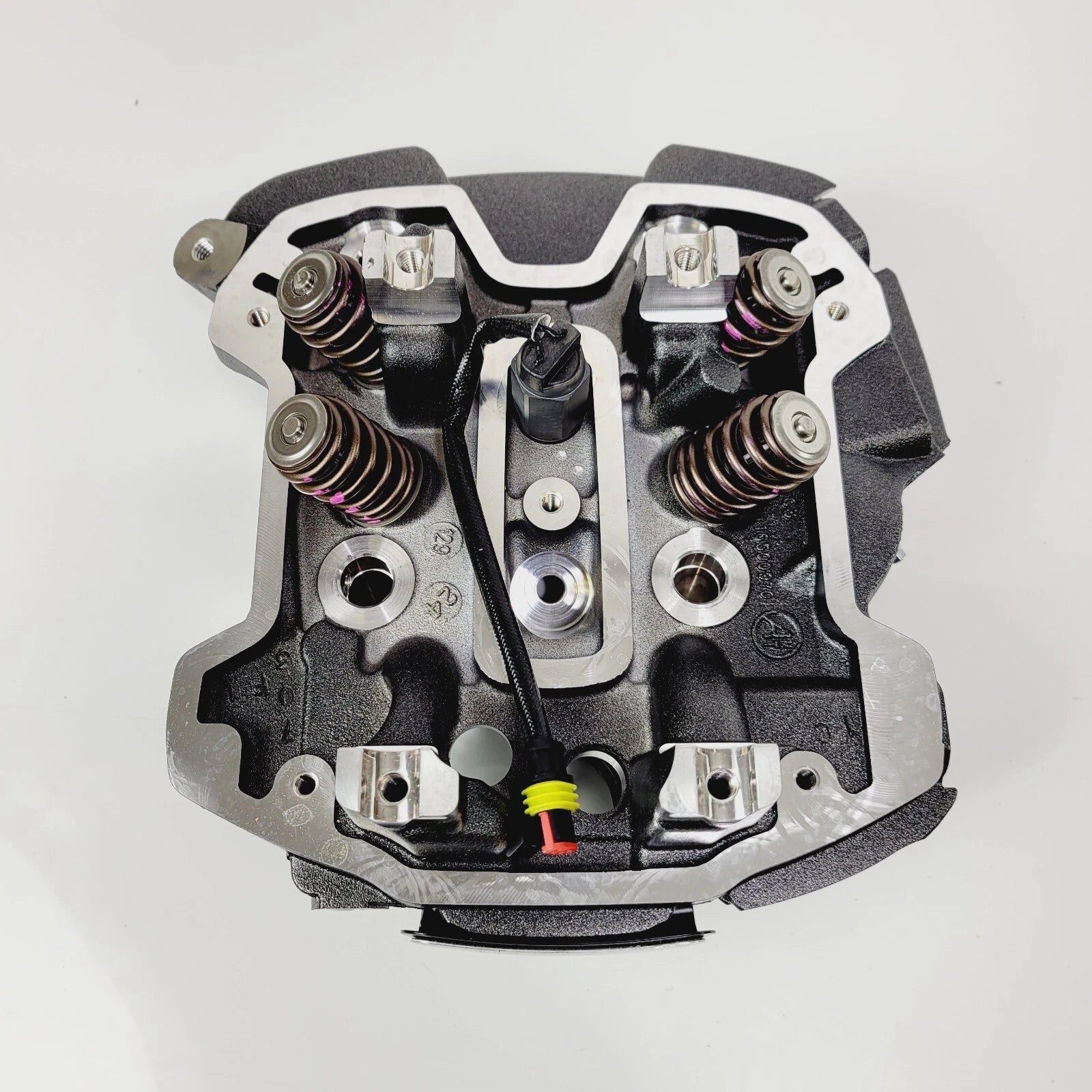 Right Cylinder Head for Harley-Davidson CVO (2014–2016) Water Cooled Black