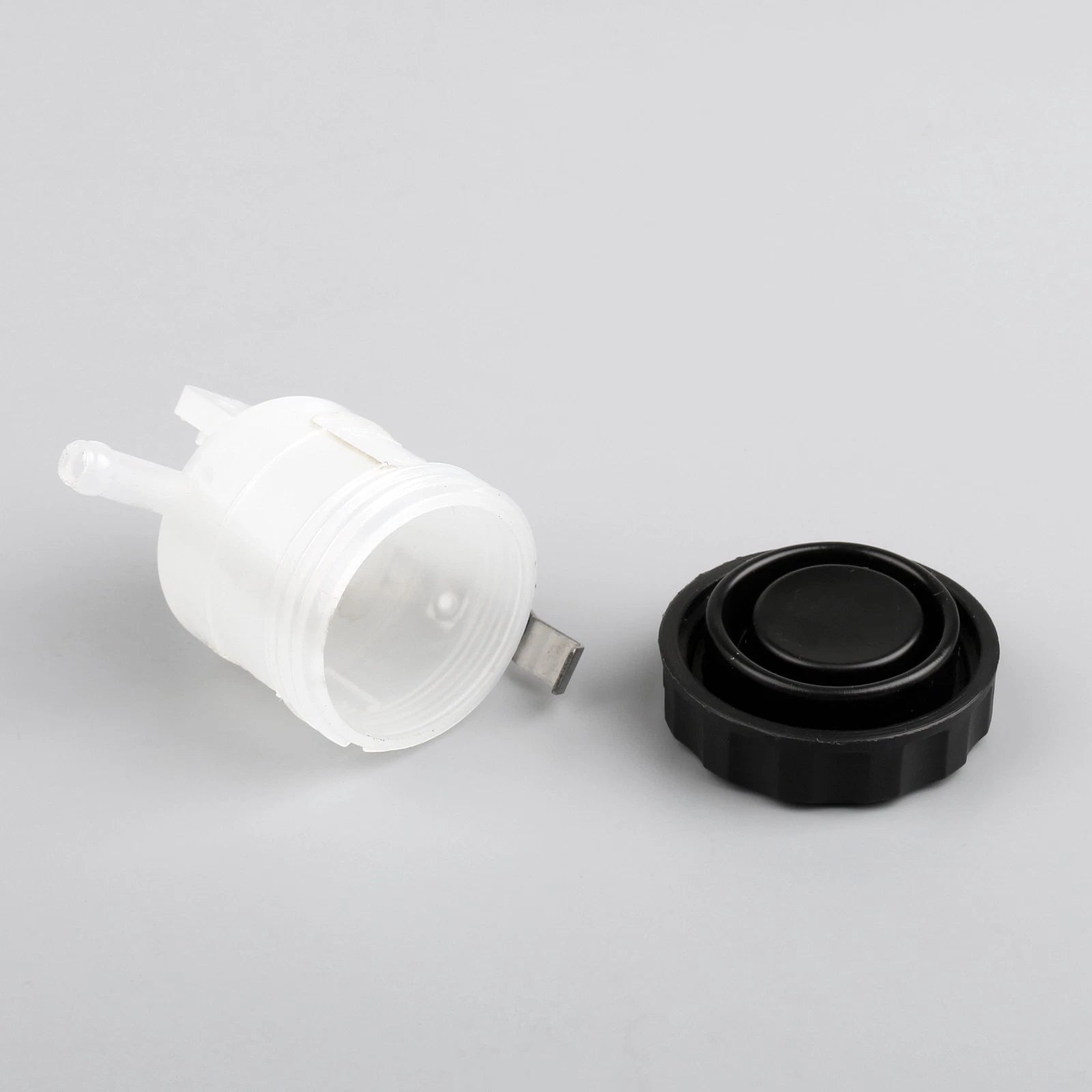 Front Brake Fluid Bottle Master Cylinder Oil Reservoir for Motorcycle (USA)